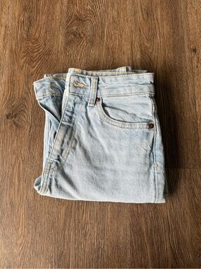 H&M Light Wash Women’s Straight Jeans